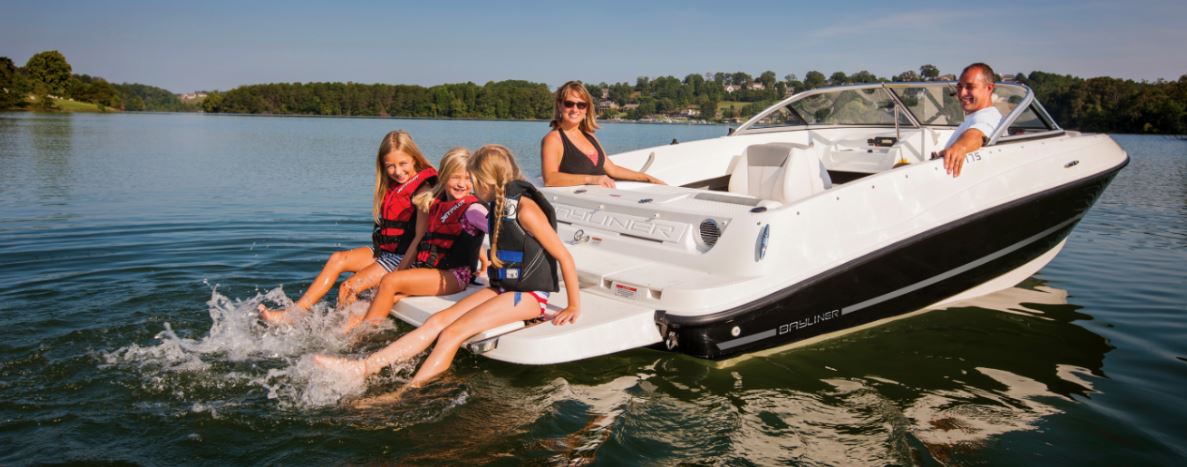 6 Boating Activities for Every Age | LMC Marine Center | Houston Texas